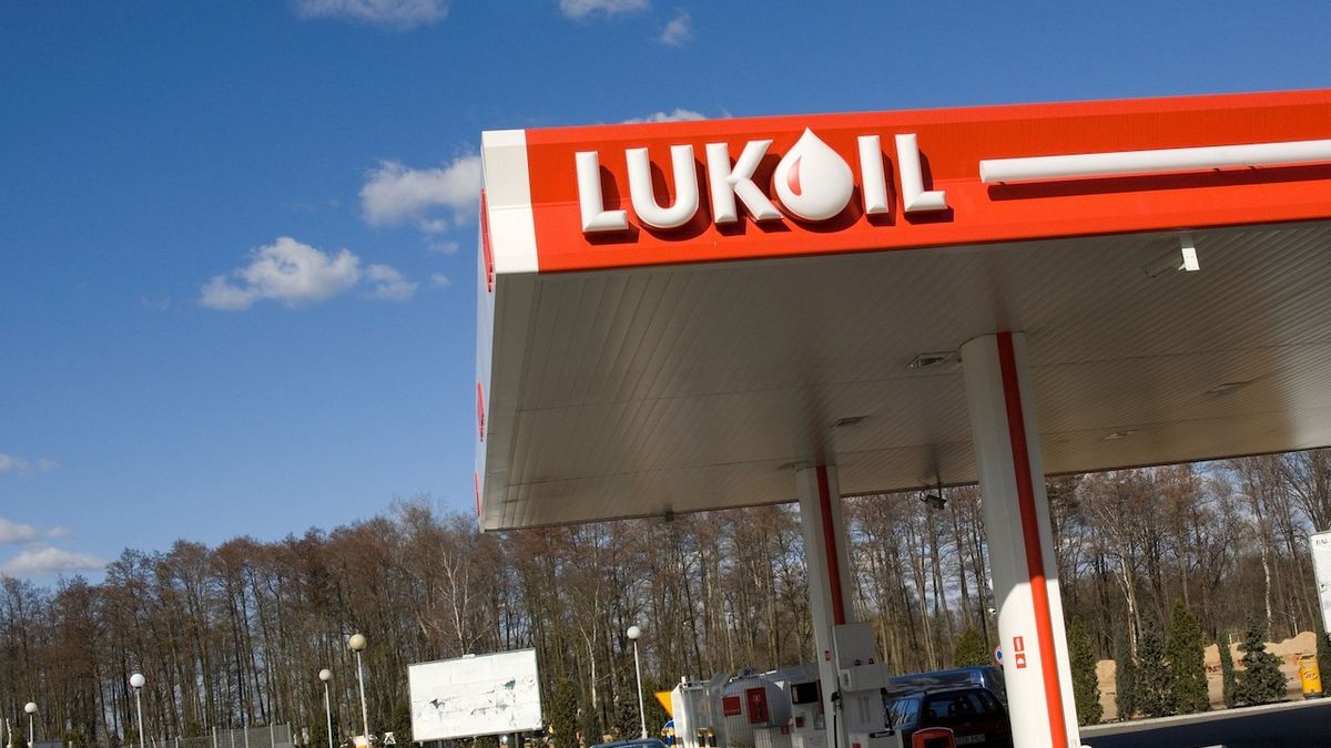 Šéf Lukoilu odstoupil, firma kritizovala napadení Ukrajiny